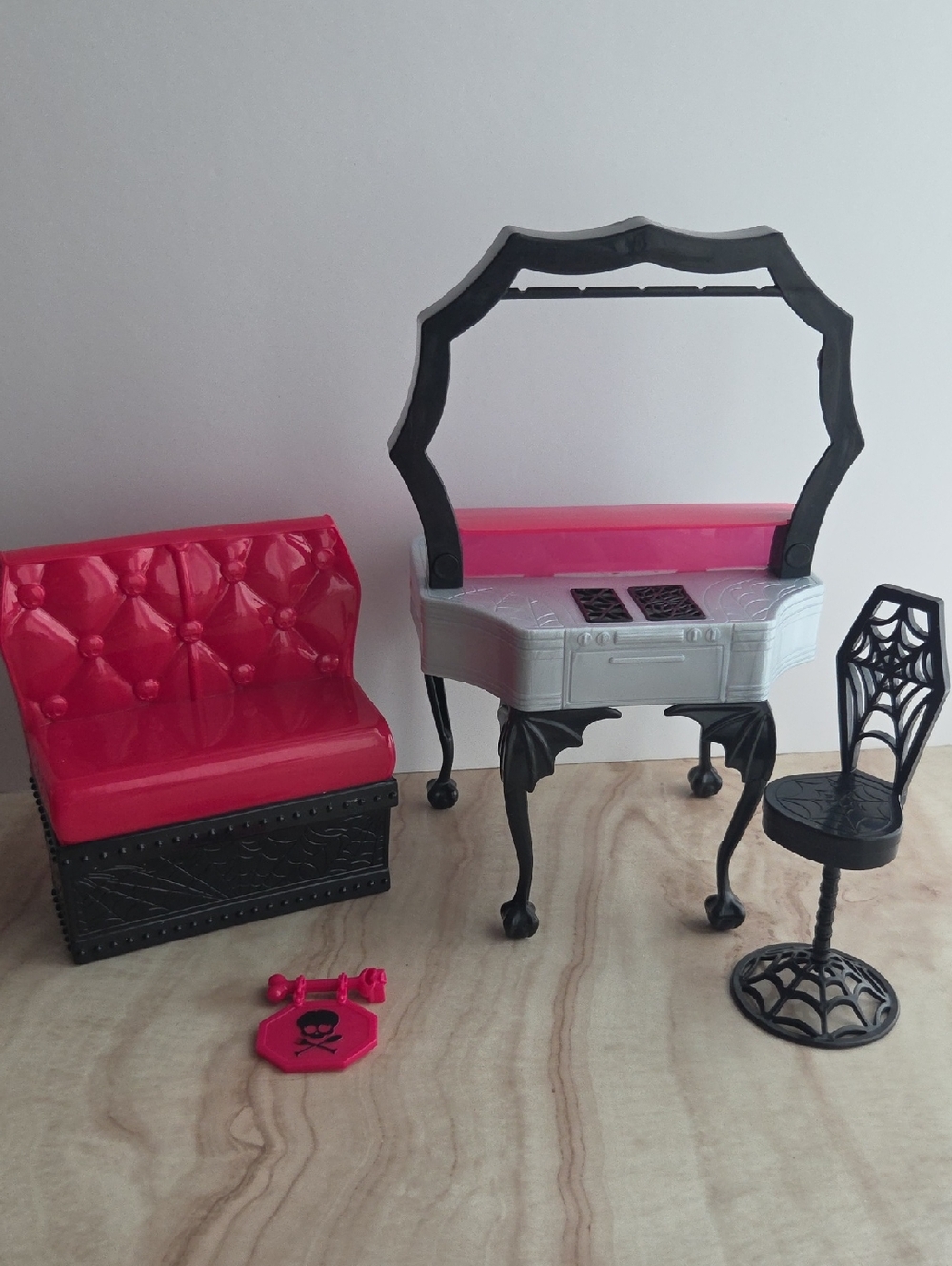 3/ $40 Monster High Draculaura Die-ner Mattel
